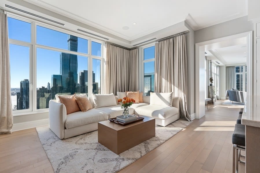 451 E Grand Ave #4201