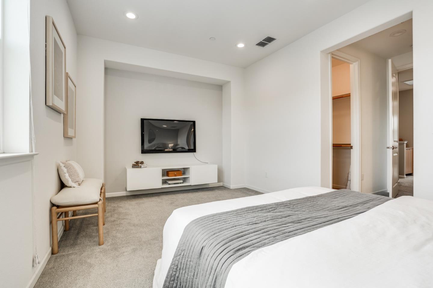 1655 Latitude Dr, #3
