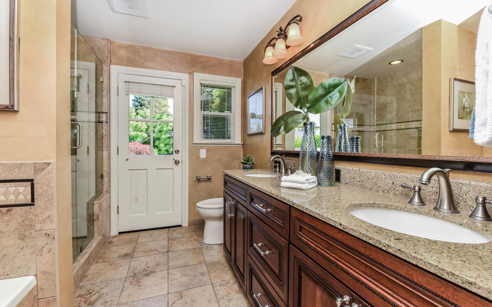 117 Warwick Ct