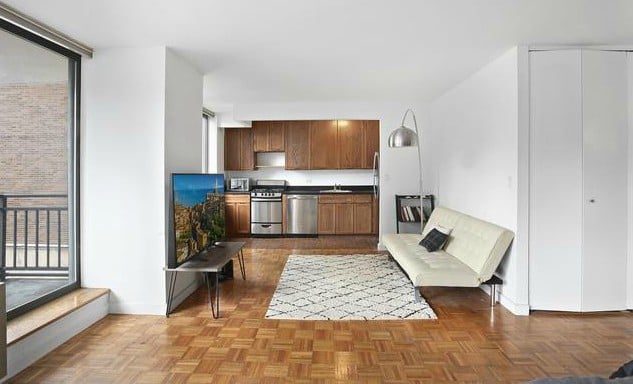 1991 Broadway, #8C