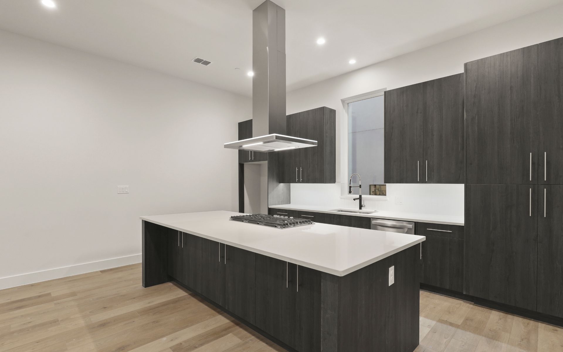 1855 Summit Ave, #103