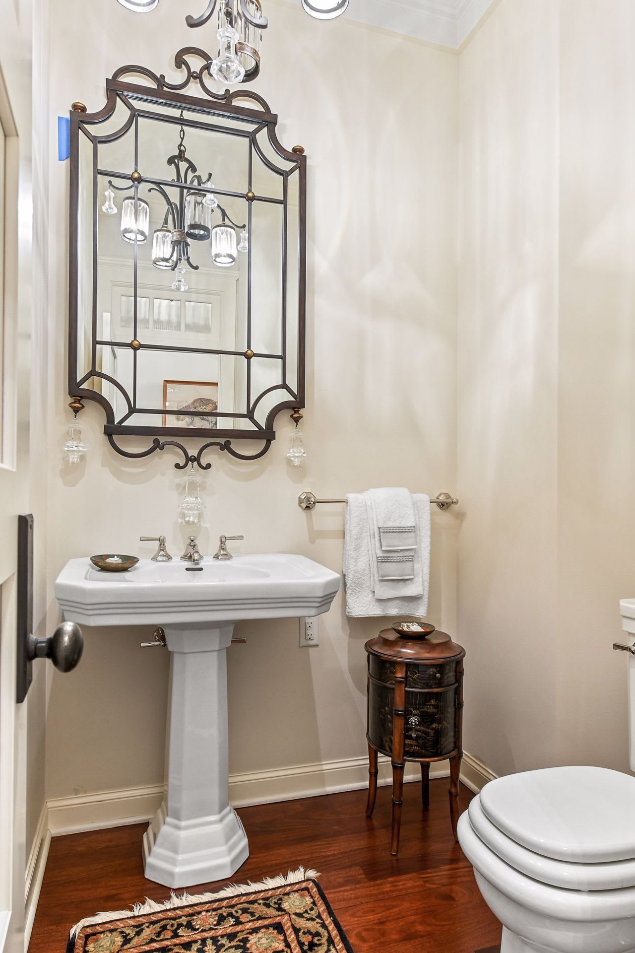 544 Rice Street E, Wayzata