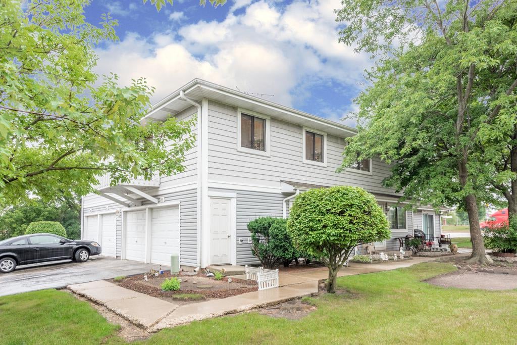 1515 Fremont Dr., Hanover Park, IL 60133