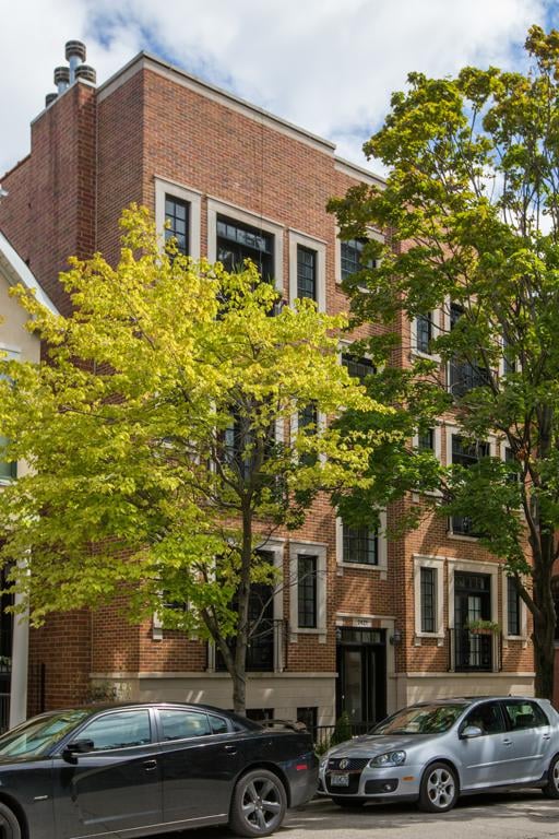 2421 N Racine Unit 1N