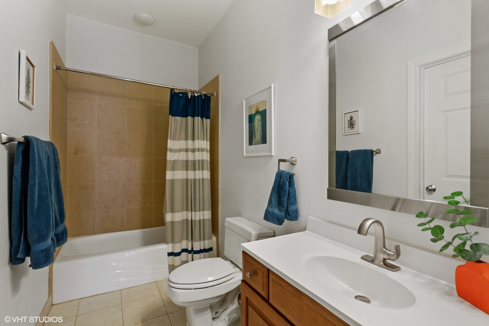 2107 W Belmont 2B