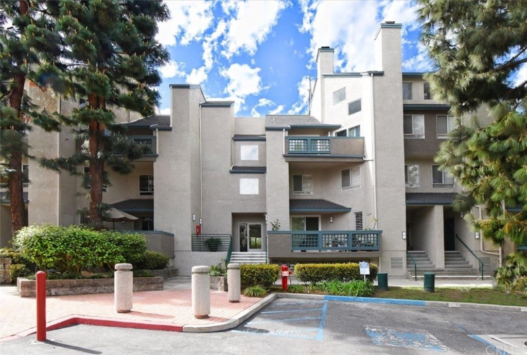 1445 Brett Pl, #107