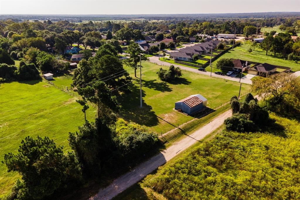 210 W Chatham St Bellville, Tx 77418