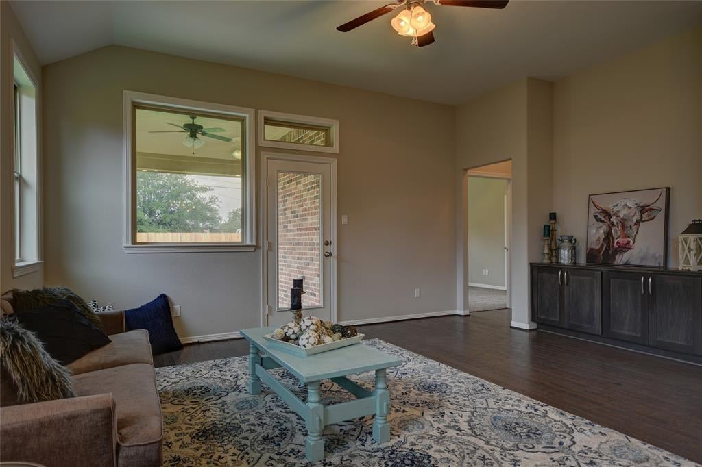 42 Briarwood Lane Bellville, Tx 77418