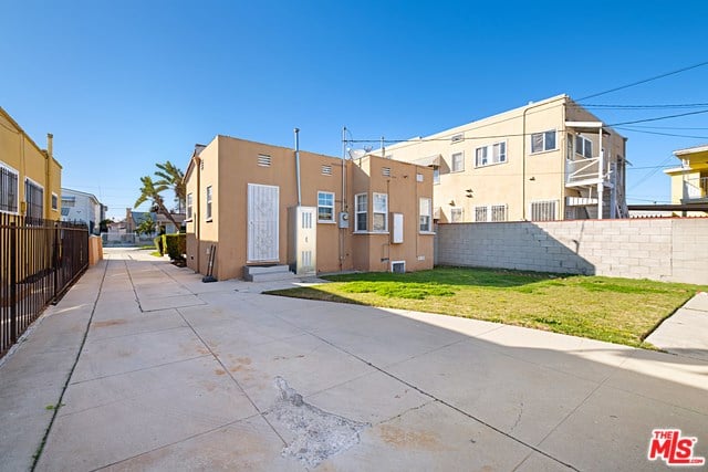 5854 Arlington Avenue