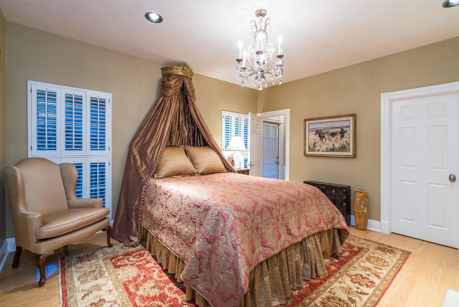 1329 Vista Dr