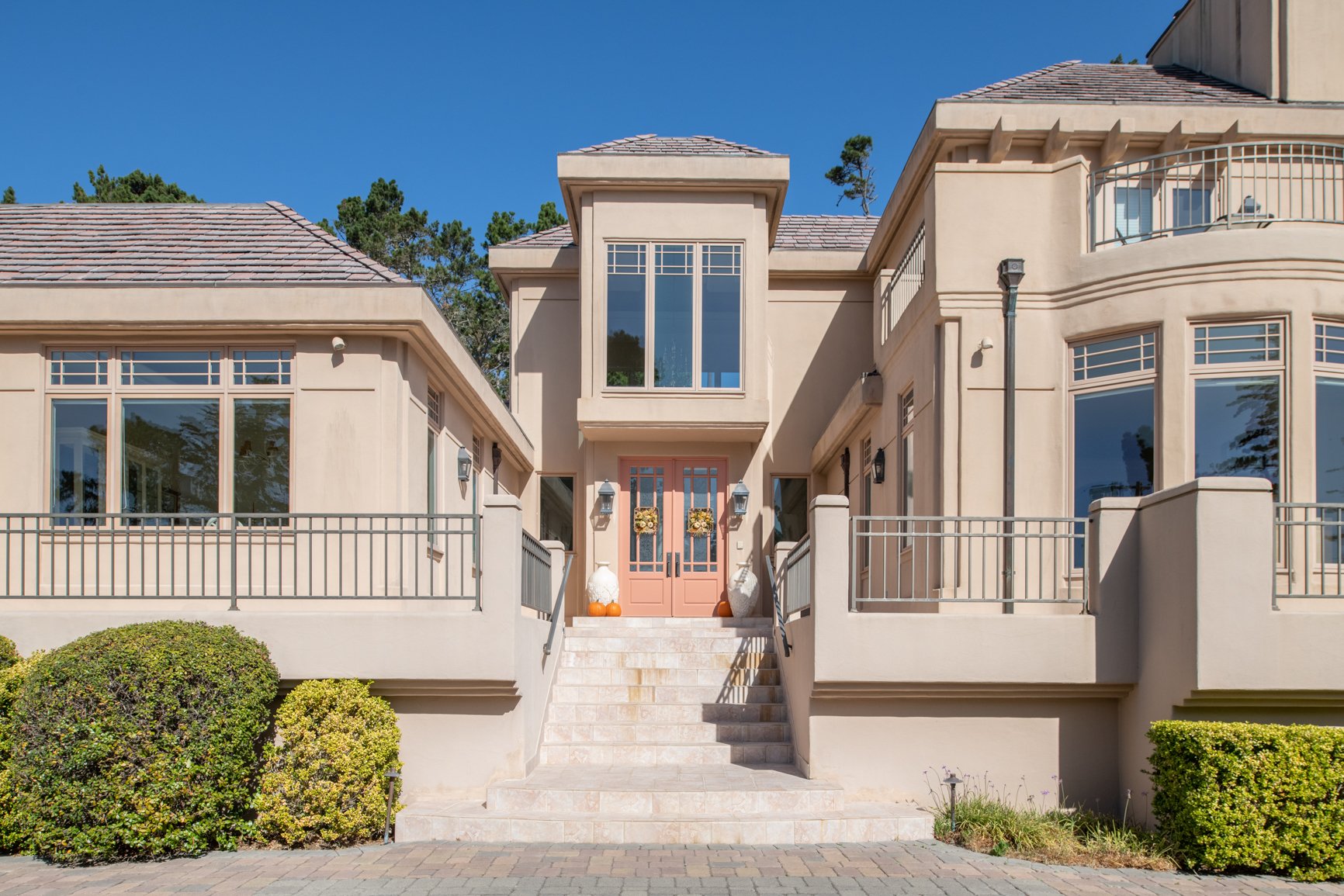 1255 Padre Ln