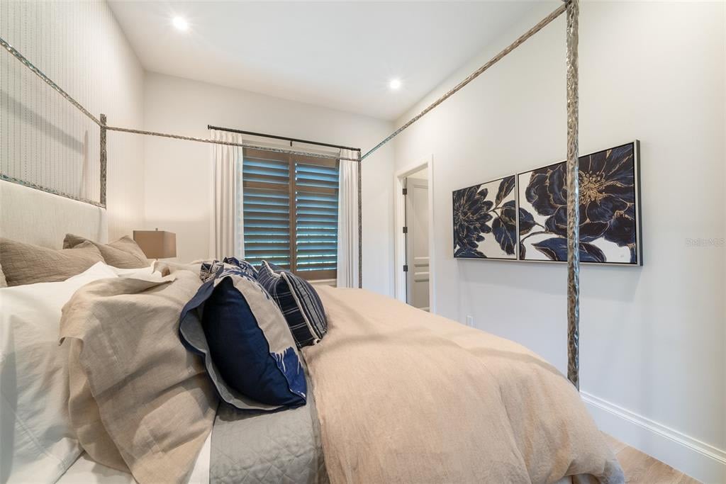100 Beach Ave, Anna Maria
