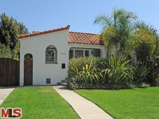 10638 Blythe Ave