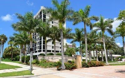 11 SUNSET DR #101