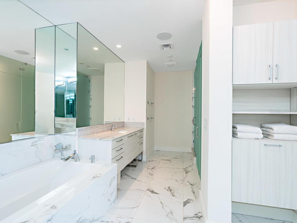 Vue Sarasota Bay Unit 1806