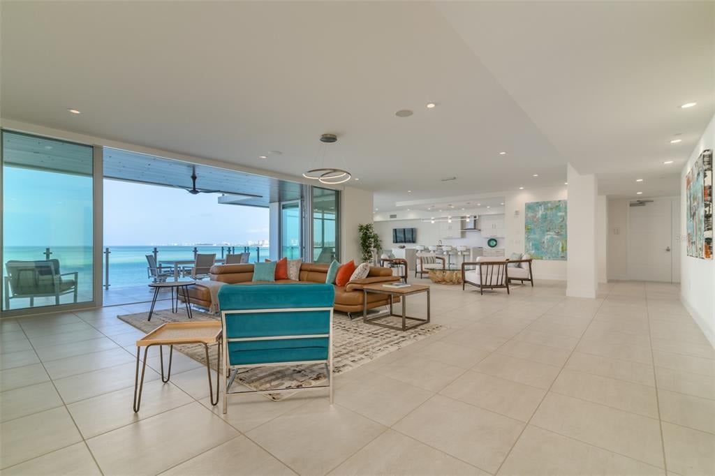 4750 Ocean Blvd, #202