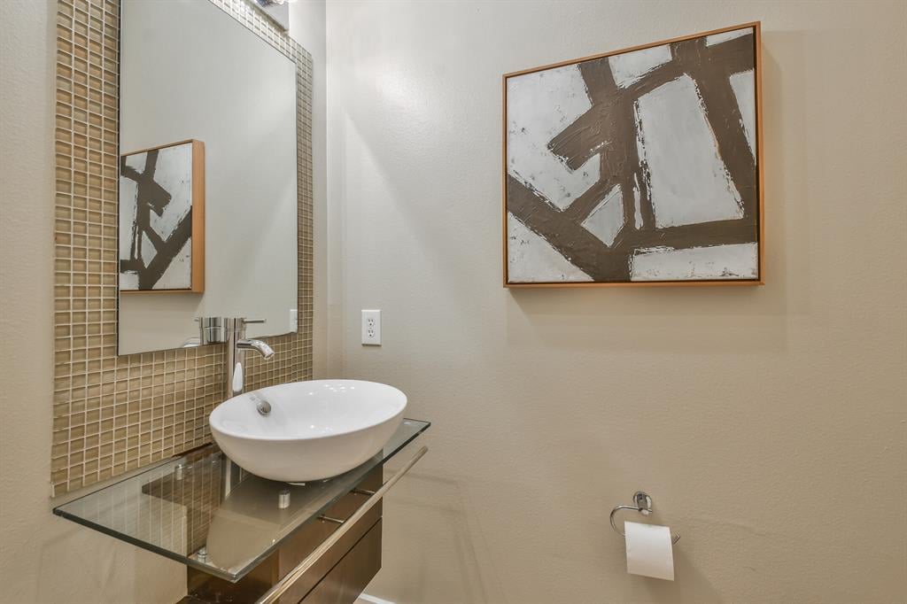 806 Jackson Hill Street Unit: 201
