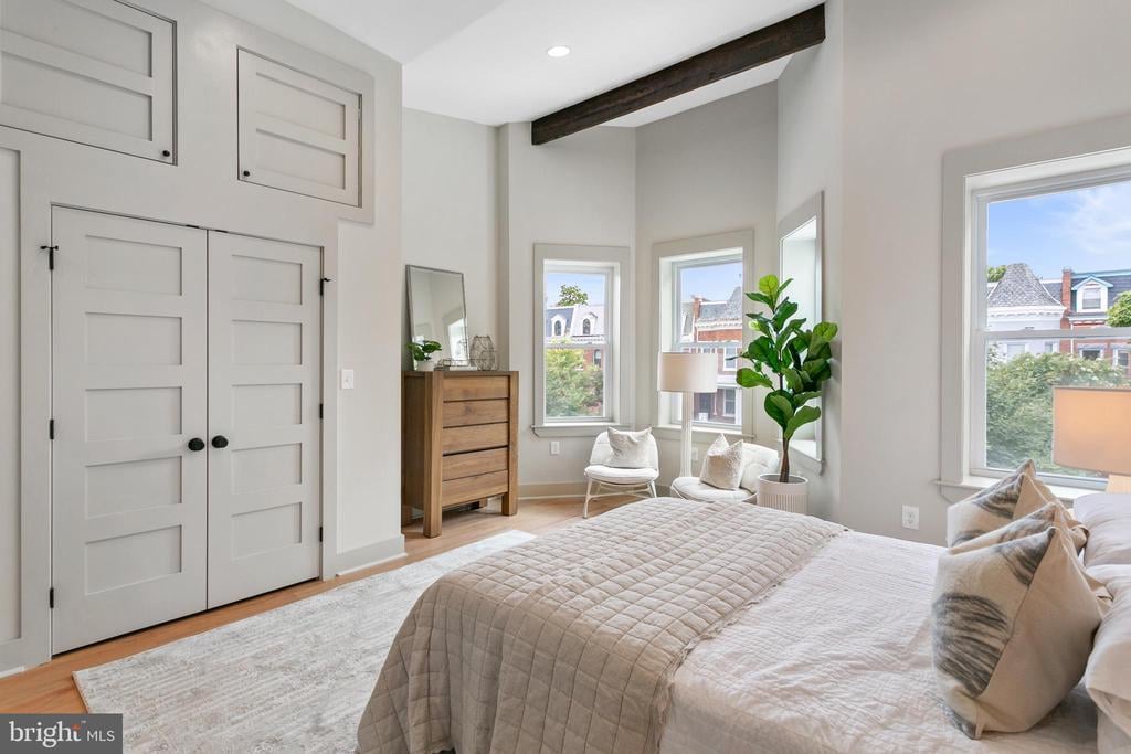 39 Adams St NW