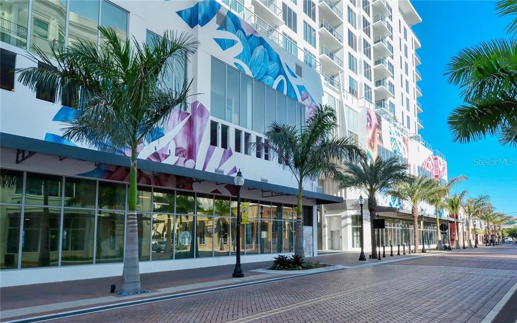 111 S Pineapple Ave #821