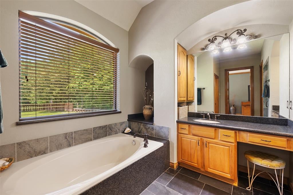 540 Walnut Dr Bellville, Tx 77418