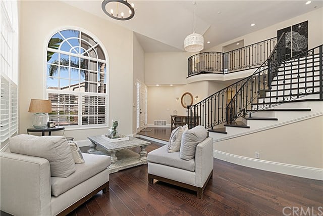 6652 Carriage Circle, Huntington Beach 