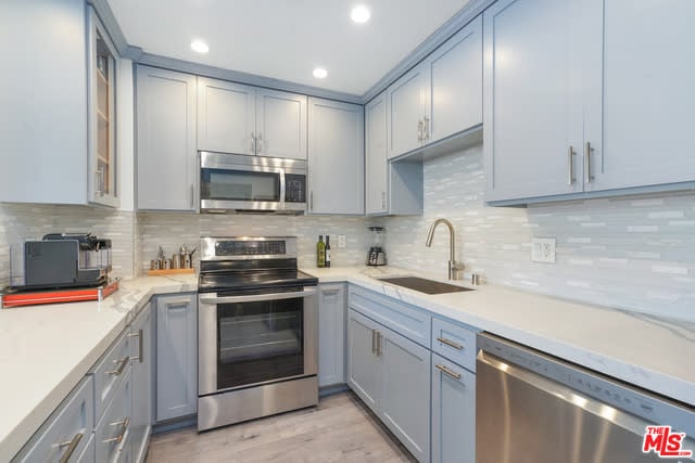 17368 Sunset Blvd, #203A