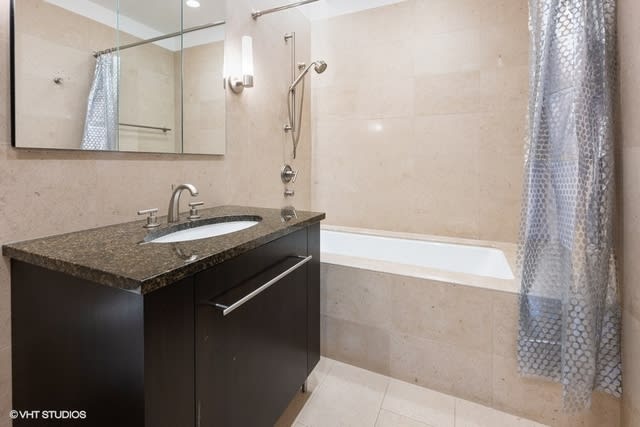 401 Wabash #77C Rental