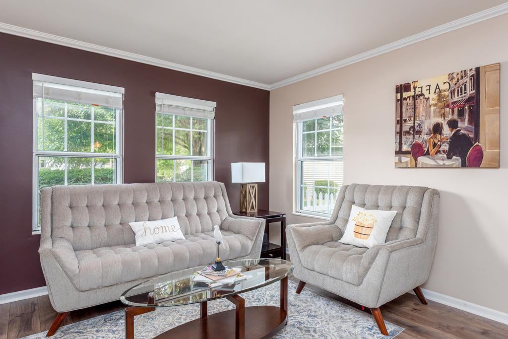 9 Horseshoe Ct