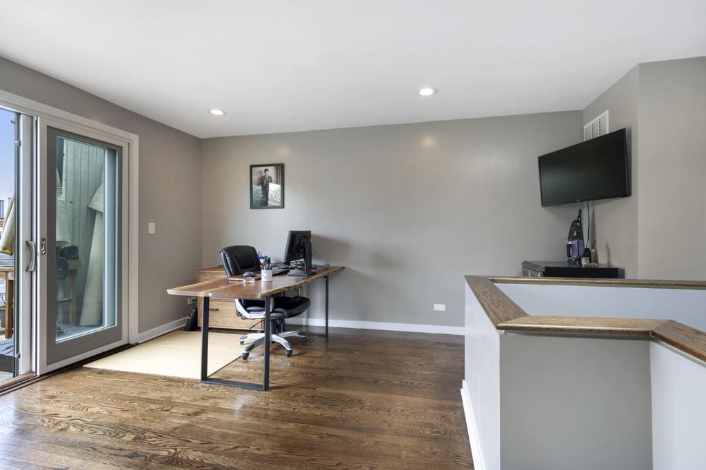 811 W Aldine Avenue # 2N