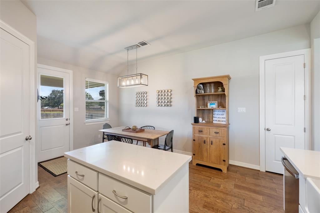 57 Briarwood Ln Bellville, Tx 77418