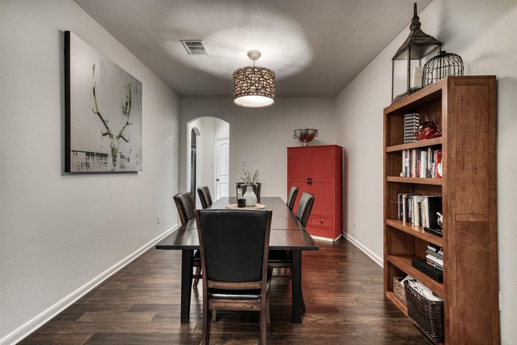 2411 Stone Castle Cir College Station, Tx 77845