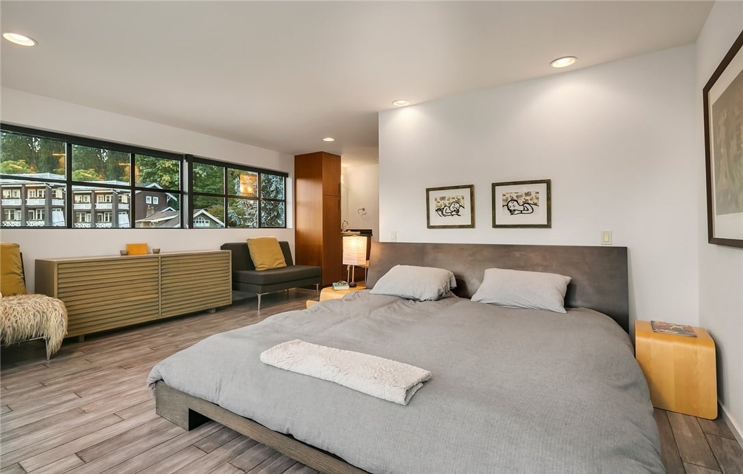 1546 Madrona Dr