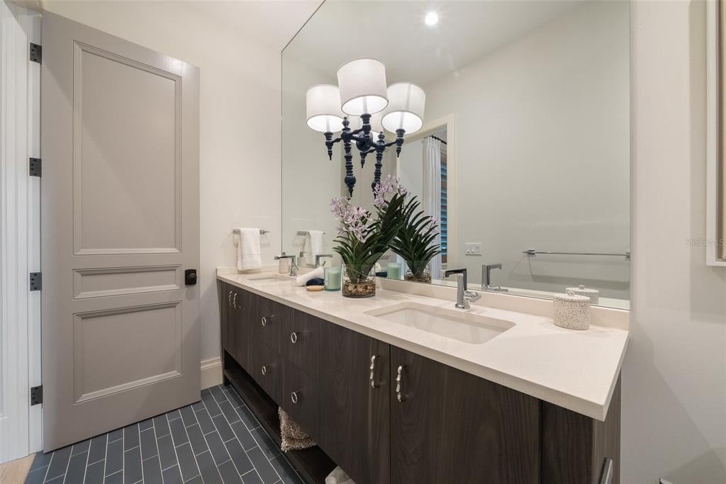 100 Beach Ave, Anna Maria