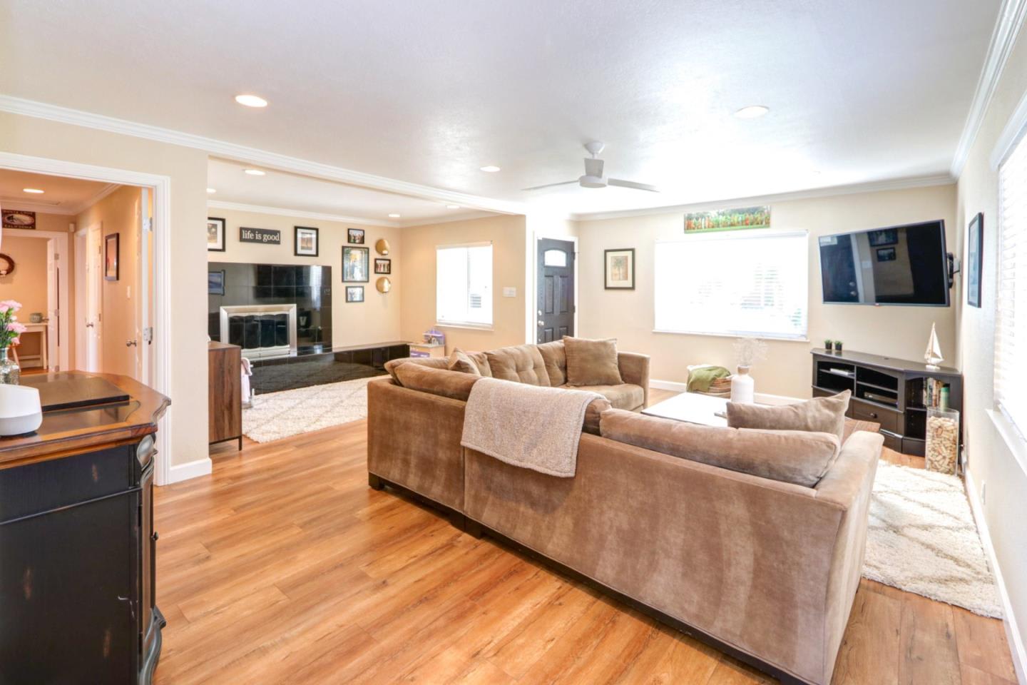 3095 Calzar Drive, Cambrian