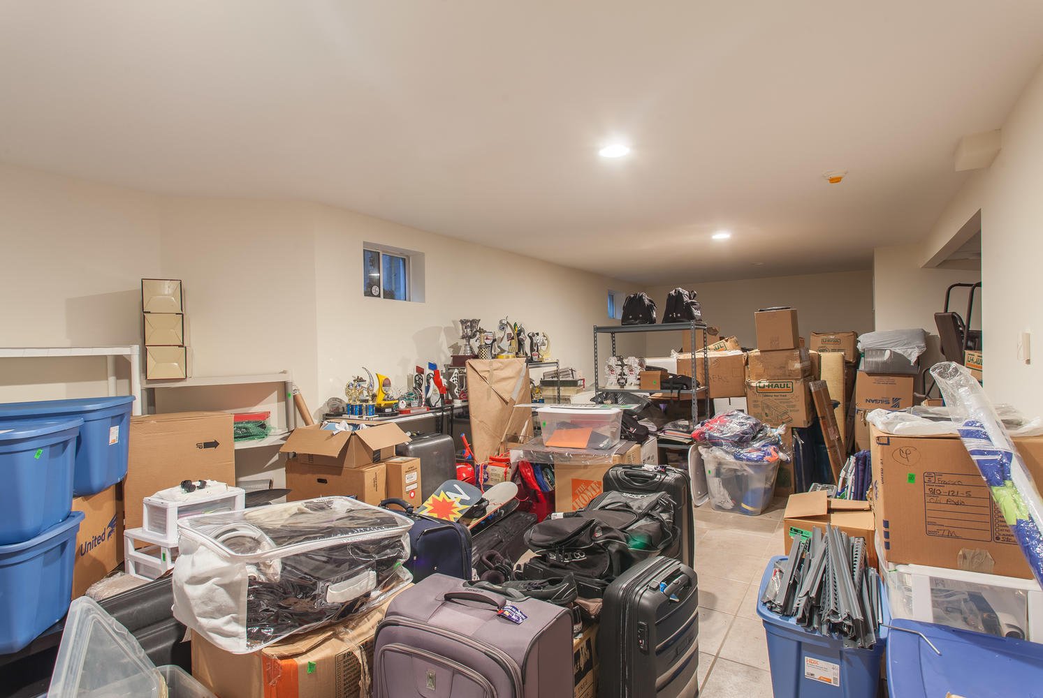 195 Cold Spring Rd, Syosset
