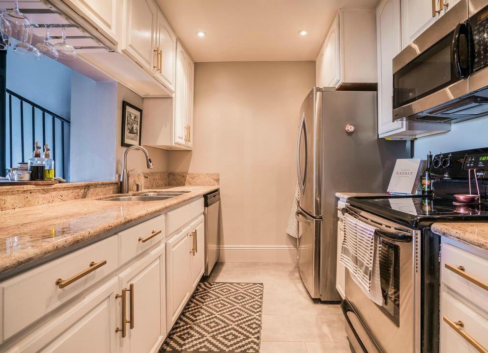 5460 White Oak Ave Unit E324