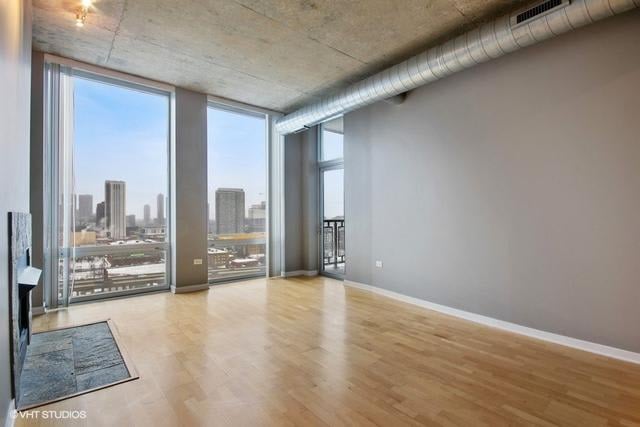 700 N Larrabee St #1312