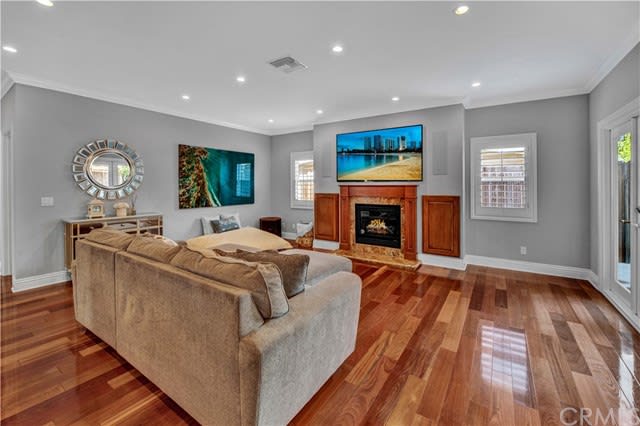 296 E Bay, Costa Mesa