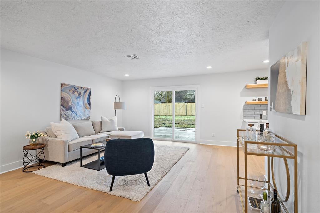 6007 Ettrick Dr.