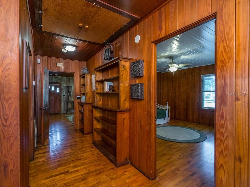 Valencia Terrace - A charming downtown cottage 