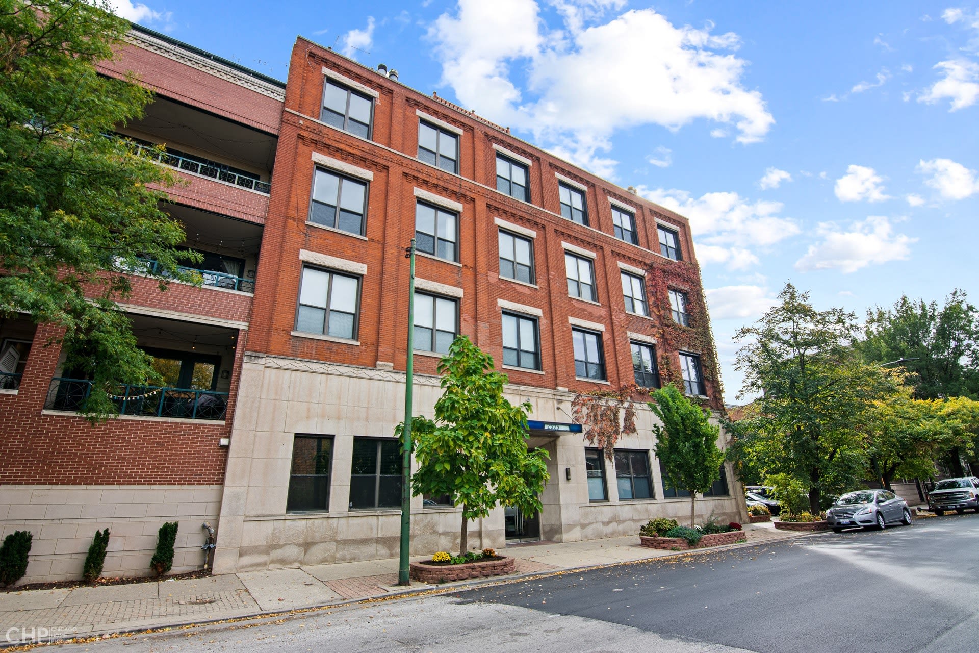 2525 N. Sheffield #1B