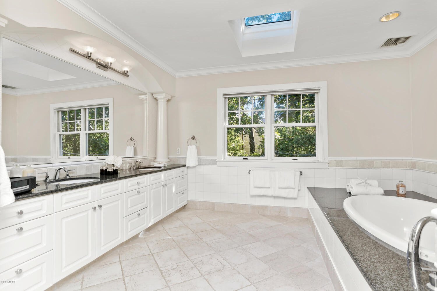 12 Fairgreen Ln