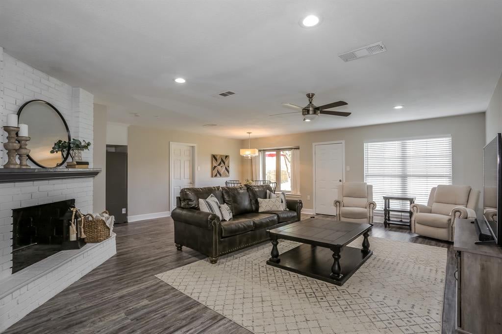 215 Acorn Tree Court