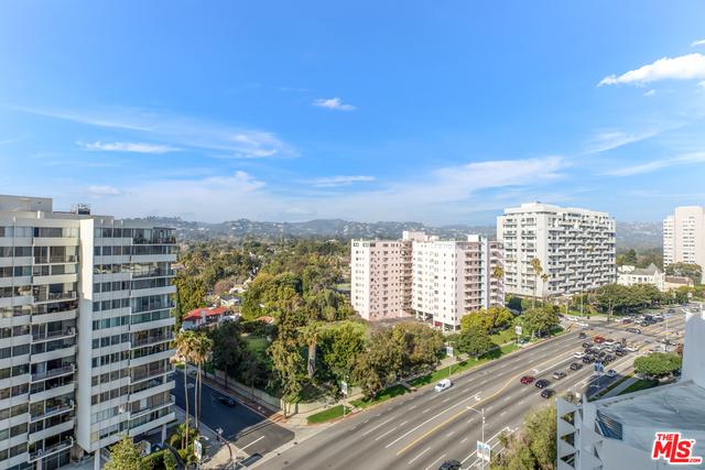 Stunning and Spacious Condominium In The Mirabella