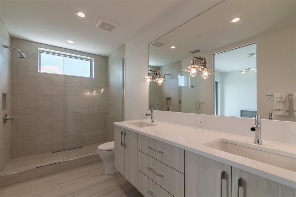 4750 Ocean Blvd, #202
