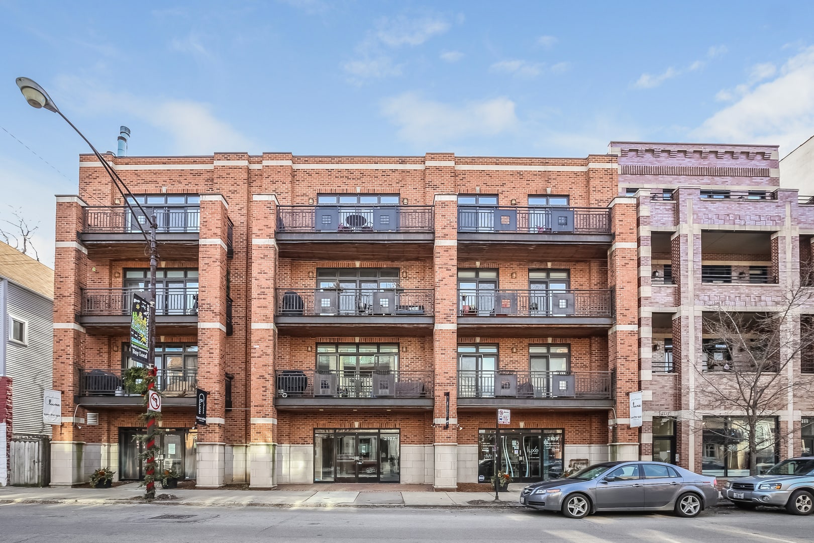 2107 W Belmont 2B