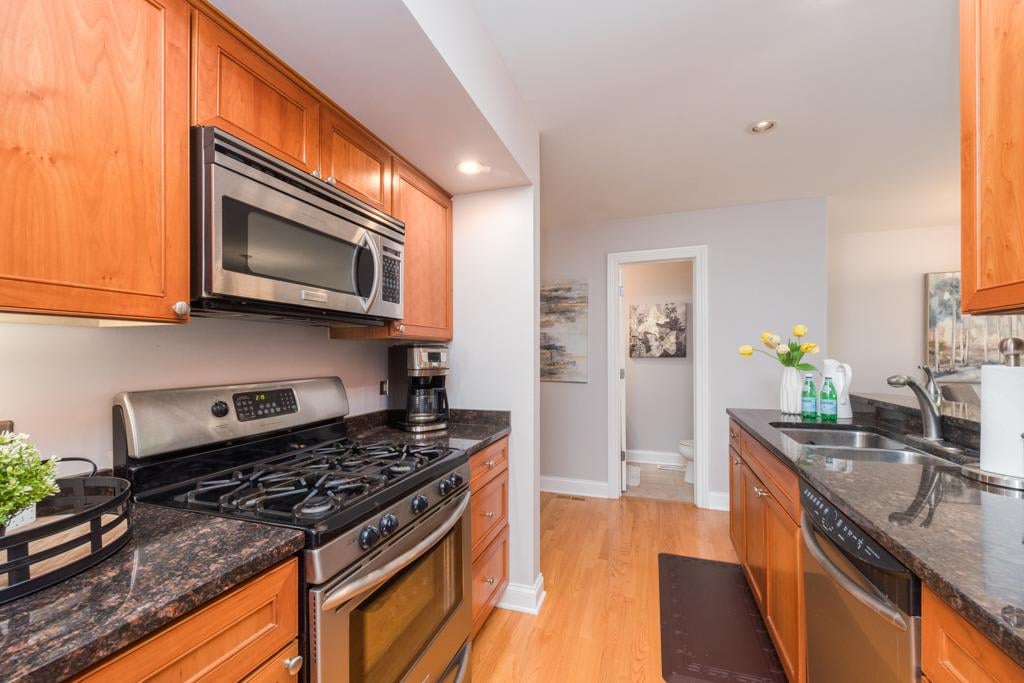 210 Queens Cove