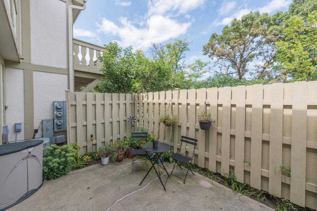 210 Queens Cove