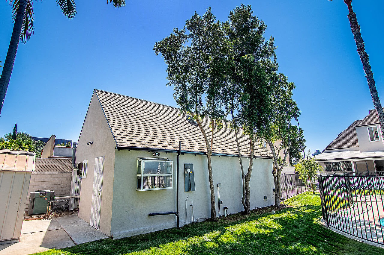 458 S Highland Avenue