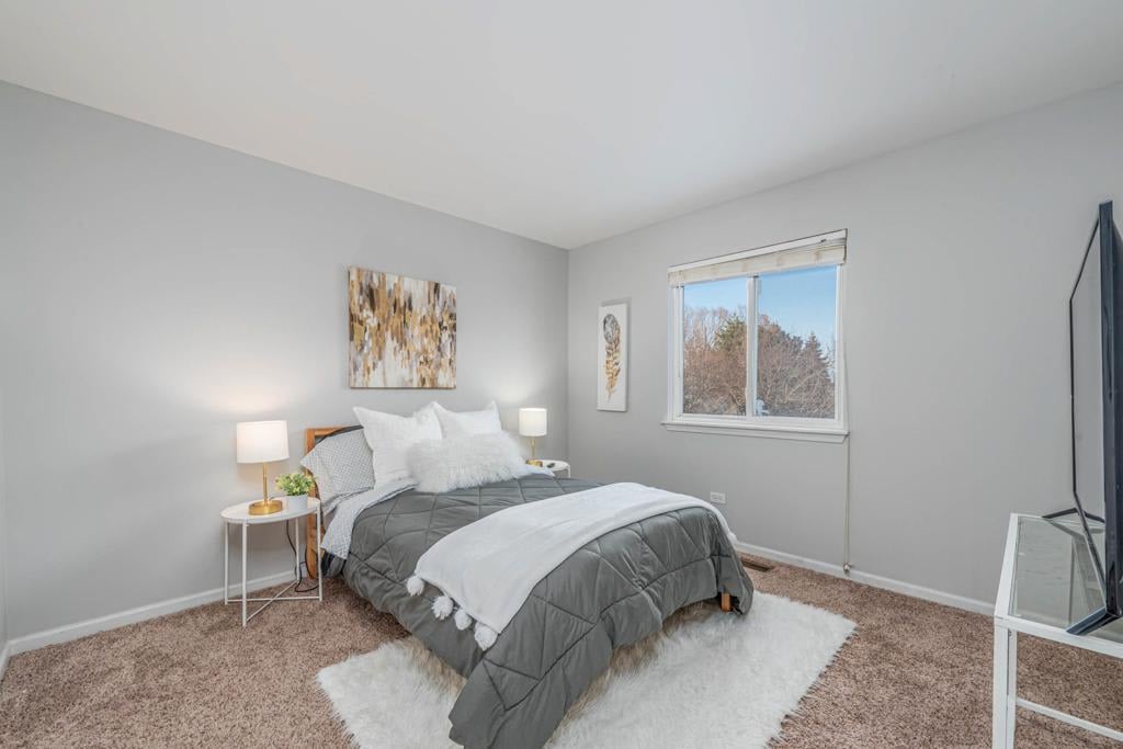 611 Woodbridge Dr 